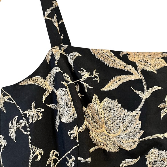 ✨DANA BUCHMAN✨Embroidered Floral Tank Top - Picture 2 of 5
